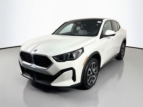 Used 2026 BMW X2 xDrive28i AWD/4WD image 4