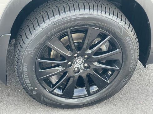 Used 2019 Toyota Highlander SE image 29