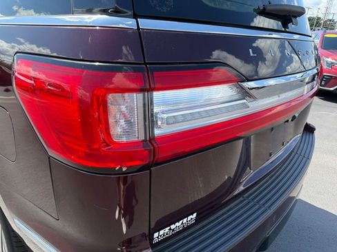 Used 2019 Lincoln Navigator Reserve AWD/4WD image 38