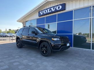 Used 2019 Jeep Grand Cherokee Laredo AWD/4WD video 1