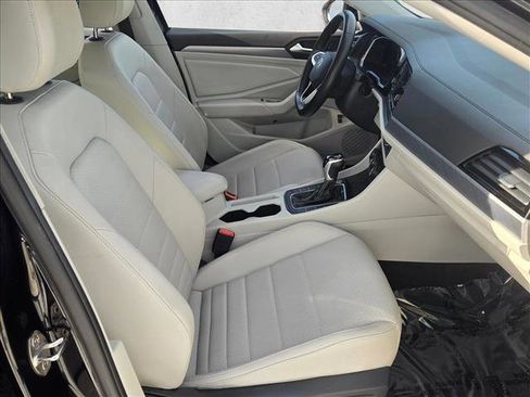 Used 2024 Volkswagen Jetta SE w/ Black Wheel Package image 20