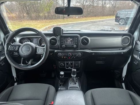 Used 2019 Jeep Wrangler Unlimited Sport S AWD/4WD image 2