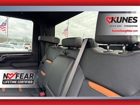Used 2025 GMC Sierra 2500 AT4 image 44