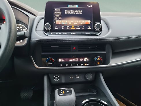 Used 2023 Nissan Rogue SV image 13