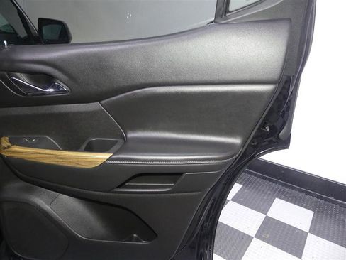 Used 2018 GMC Acadia Denali w/ Technology Package image 27