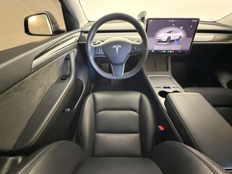 Used 2025 Tesla Model Y Long Range AWD/4WD image 11