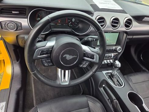 Used 2018 Ford Mustang GT Premium w/ Equipment Group 401A RWD image 8