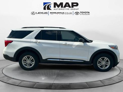 Used 2023 Ford Explorer XLT w/ Equipment Group 202A AWD/4WD image 6