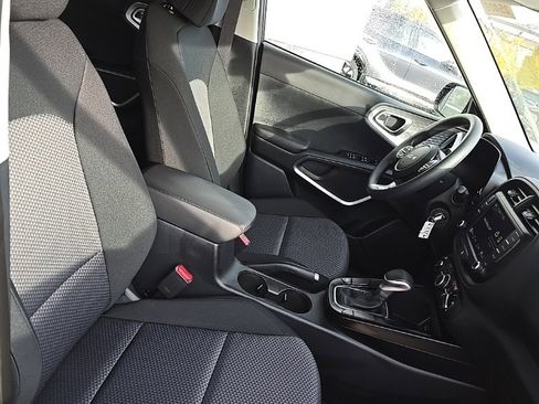 New 2025 Kia Soul LX image 8