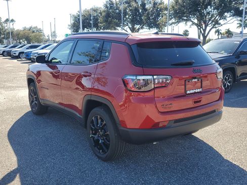 New 2026 Jeep Compass Latitude image 3