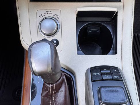 Used 2018 Lexus ES 300h image 12