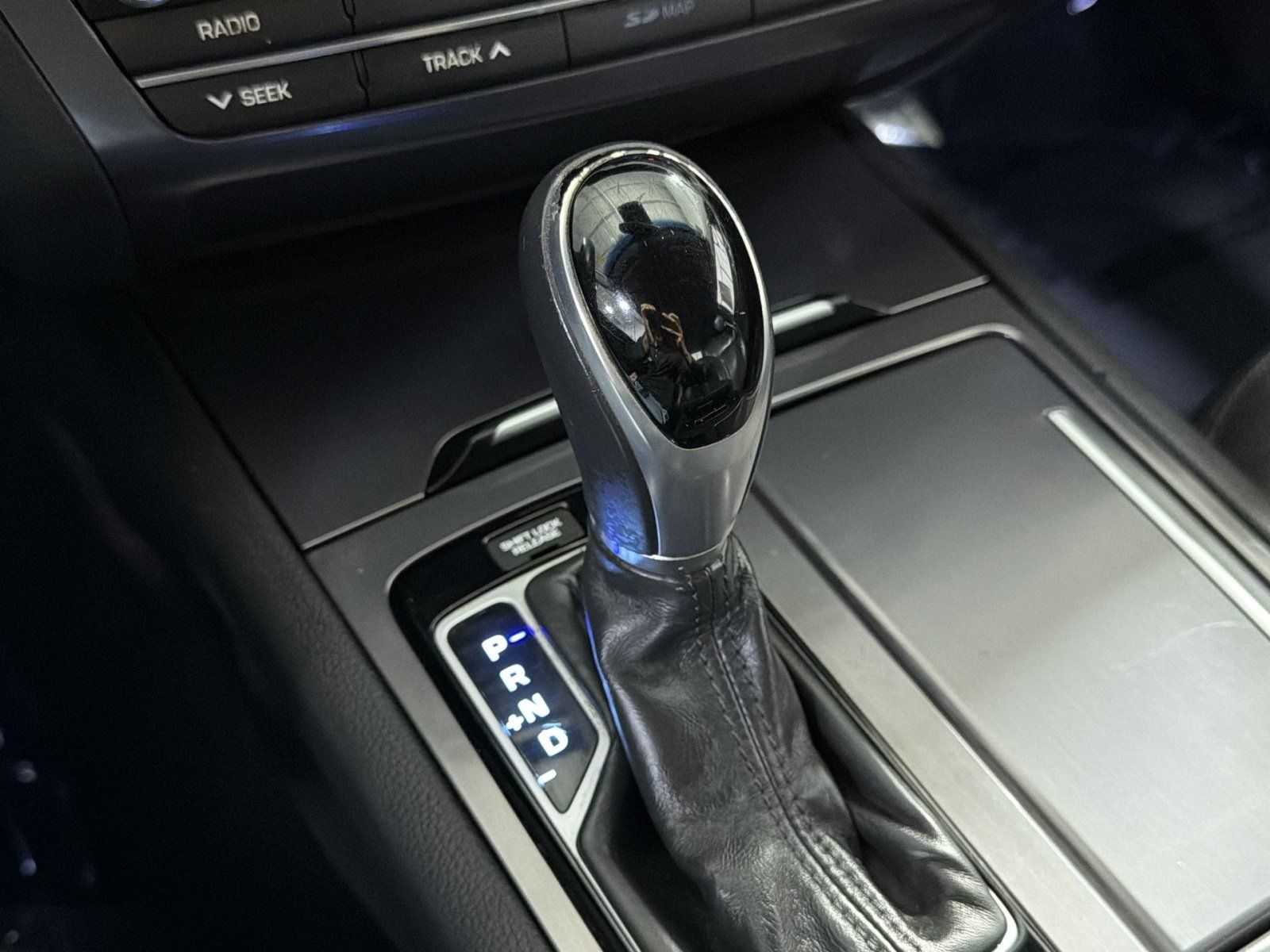 Used 2016 Hyundai Genesis 3.8 AWD/4WD image 18