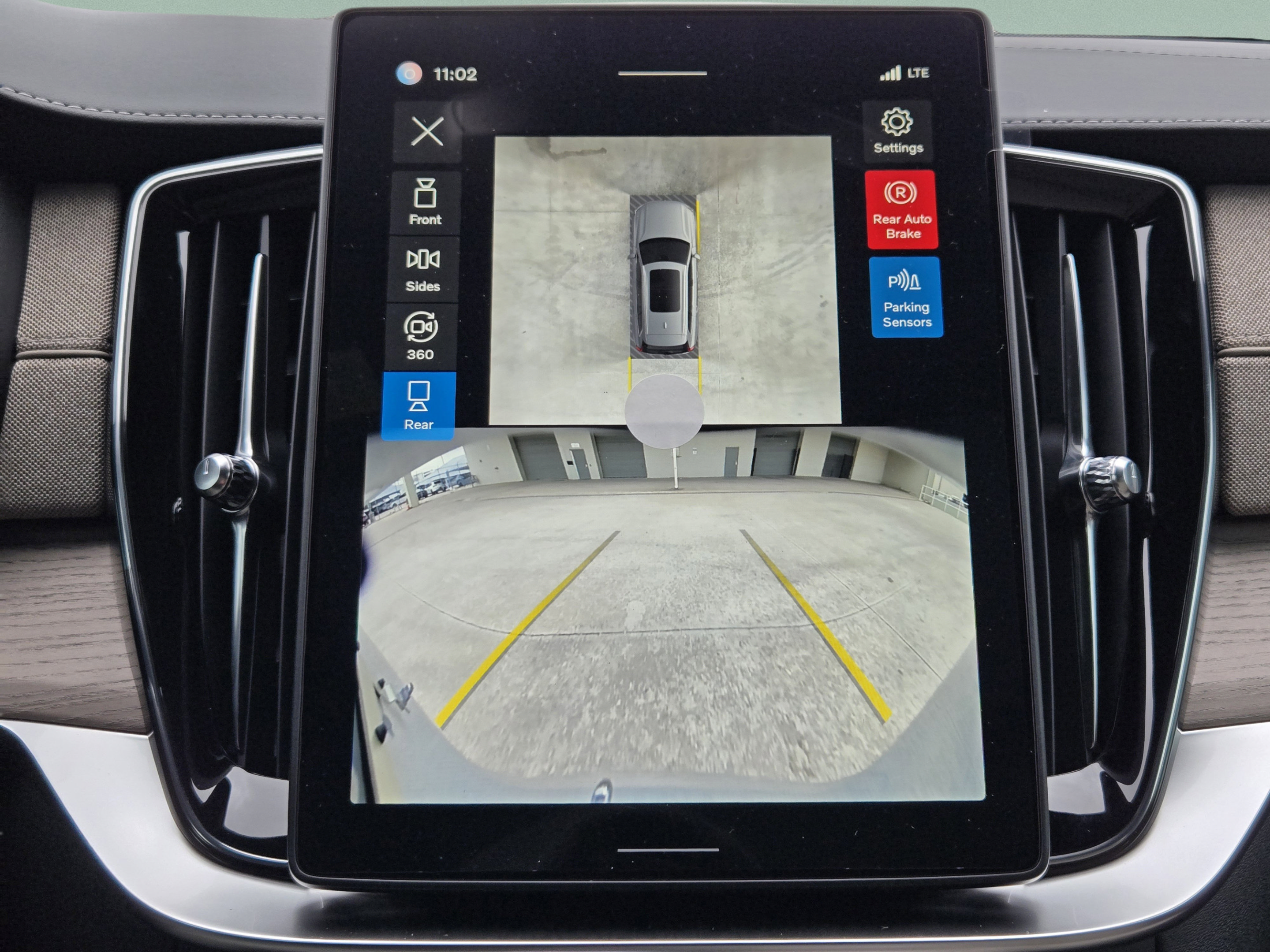 New 2026 Volvo XC90 T8 Plus AWD/4WD image 15