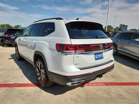 New 2026 Volkswagen Atlas SE FWD image 5