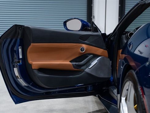 Used 2020 Ferrari Portofino RWD image 28