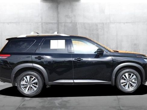 Certified 2025 Nissan Pathfinder SL AWD/4WD image 5