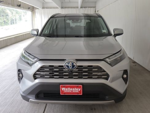 Used 2022 Toyota RAV4 Limited AWD/4WD image 4