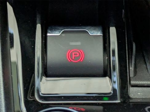 Used 2024 Subaru Outback Wilderness image 32