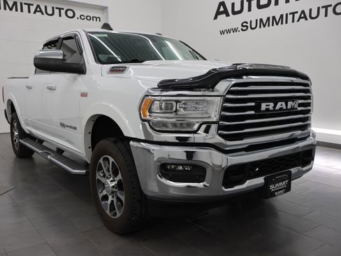 Used 2022 RAM 2500 Limited AWD/4WD image 2