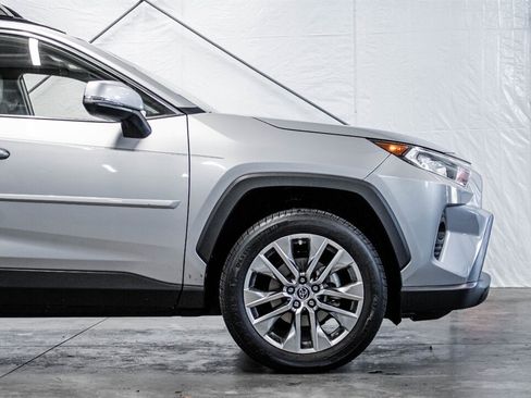 Used 2019 Toyota RAV4 XLE Premium w/ All Weather Liner Package image 15
