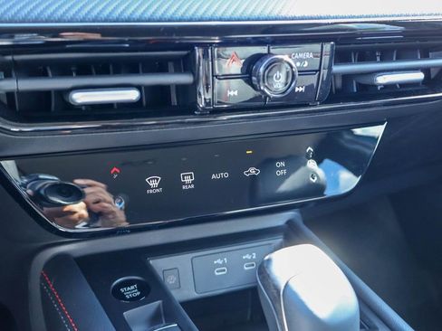 New 2026 Nissan Kicks SR image 12