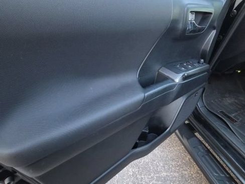 Used 2019 Toyota Tacoma TRD Pro AWD/4WD image 13