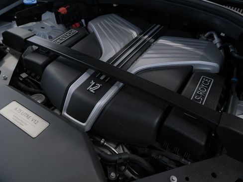 Used 2024 Rolls-Royce Cullinan AWD/4WD image 85