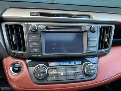 Used 2013 Toyota RAV4 Limited image 17