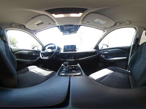 Used 2025 Nissan Rogue SV FWD image 44