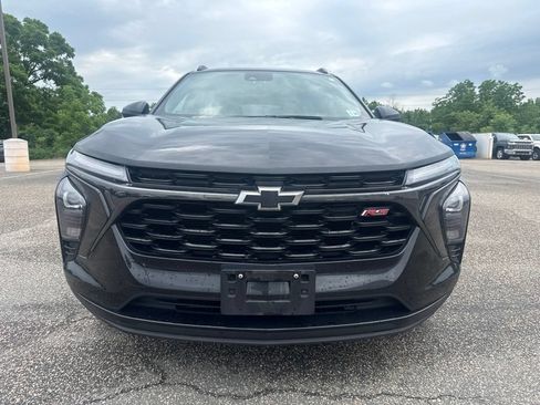Used 2024 Chevrolet Trax RS w/ Driver Confidence Package FWD image 3