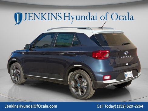 New 2026 Hyundai Venue SEL FWD image 6