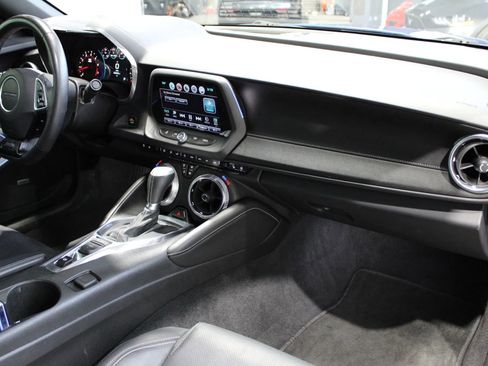 Used 2017 Chevrolet Camaro SS RWD image 10