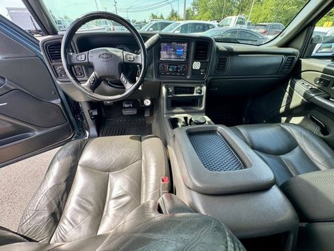 Used 2007 Chevrolet Silverado 2500 LT w/ Heavy-Duty Power Package AWD/4WD image 10