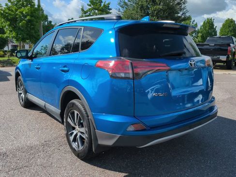 Used 2018 Toyota RAV4 XLE w/ Plus Extra Value Package AWD/4WD image 4