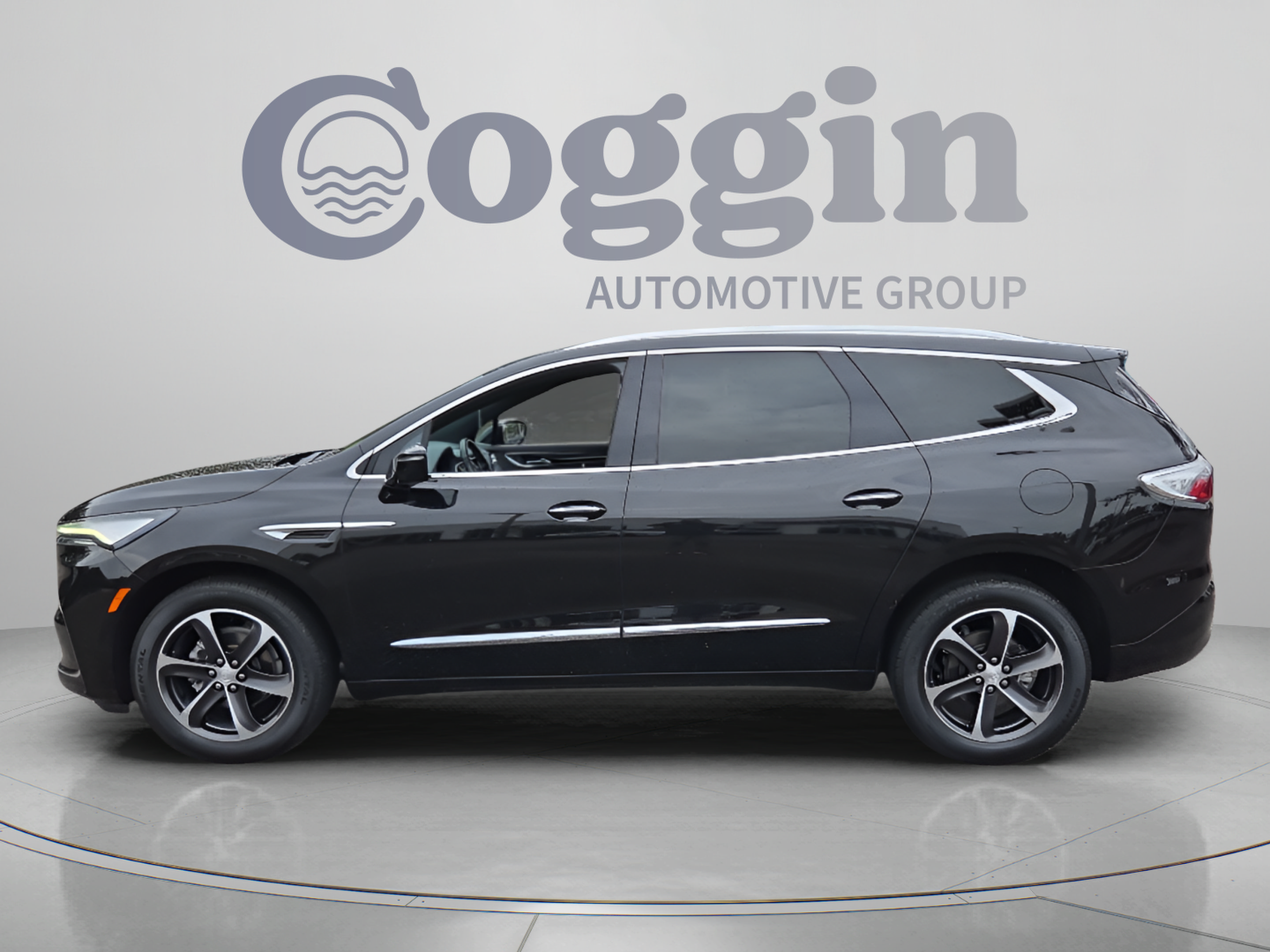 Used 2022 Buick Enclave Essence w/ Experience Buick Package FWD image 2