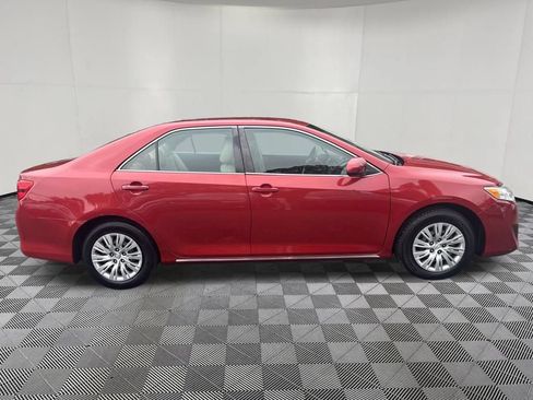 Used 2012 Toyota Camry LE FWD image 3