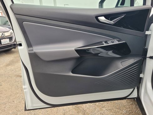 Used 2021 Volkswagen ID.4 Pro w/ ID.4 Protection Package image 17