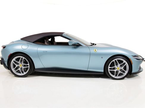 Certified 2025 Ferrari Roma Spider RWD image 20