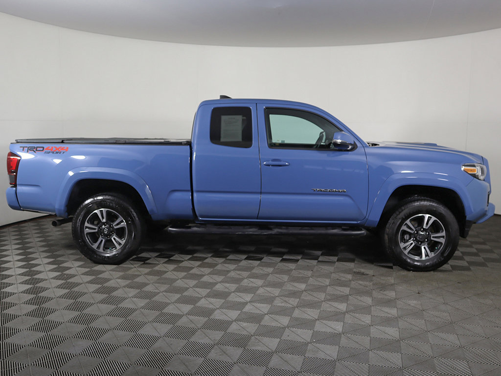 Used 2019 Toyota Tacoma TRD Sport AWD/4WD image 17