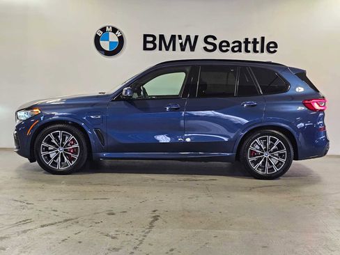 Used 2022 BMW X5 xDrive45e w/ M Sport Package image 3