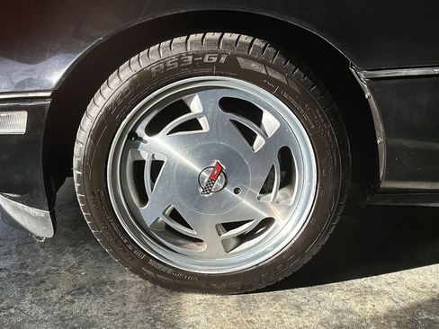 Used 1988 Chevrolet Corvette Coupe image 10