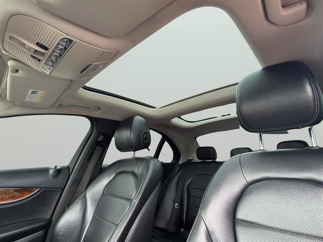 Used 2015 Mercedes-Benz C 300 4MATIC Sedan image 27