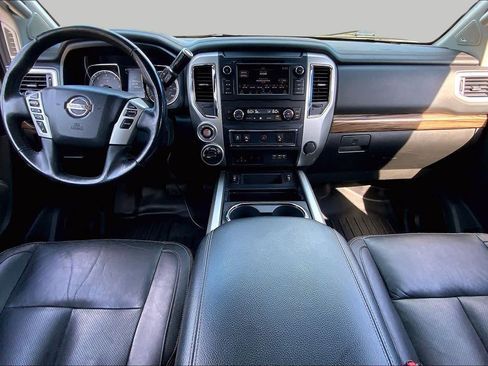 Used 2019 Nissan Titan SL w/ Chrome Package AWD/4WD image 16
