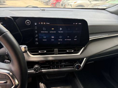 Used 2025 Chevrolet Equinox LT FWD image 18