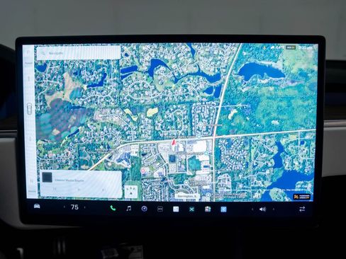 Used 2022 Tesla Model S image 20