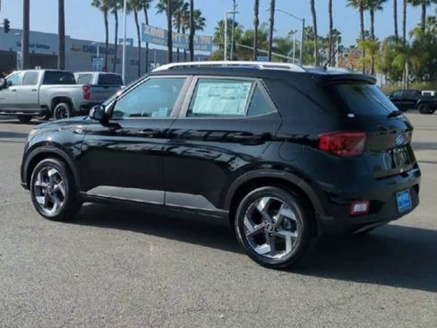 Used 2025 Hyundai Venue SEL image 6