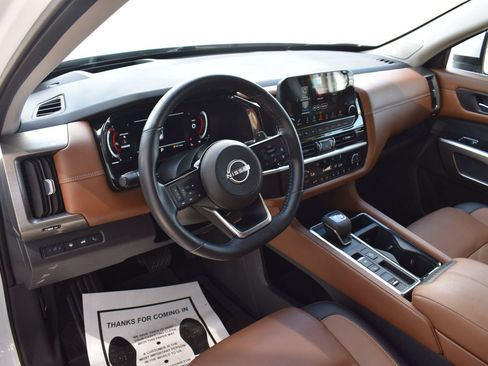 Used 2025 Nissan Pathfinder Platinum w/ Cargo Package FWD image 30