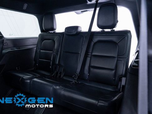 Used 2022 Lincoln Navigator Reserve AWD/4WD image 27