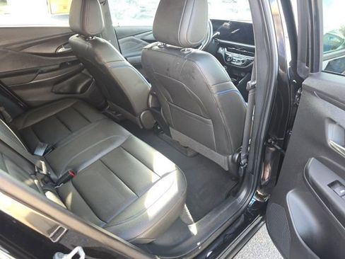 Used 2025 Buick Envista Sport Touring image 37