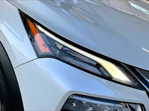 Certified 2023 Nissan Rogue SV image 27